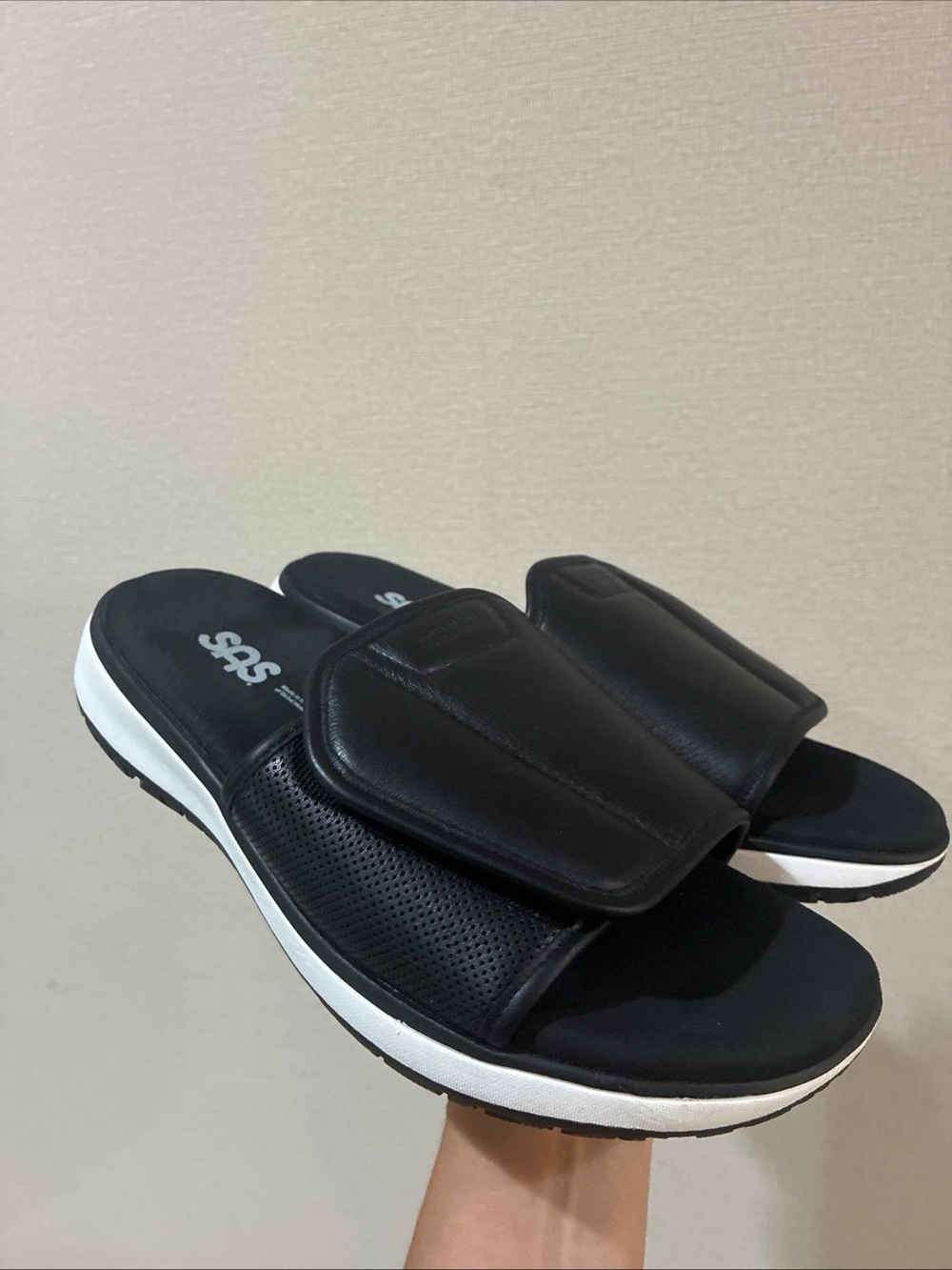 SAS Men's Black Leather Volley-Y Slip On Sandal Size 8 M  EUC
